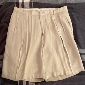 Mens, Tommy Bahama, Khaki shorts, size 34